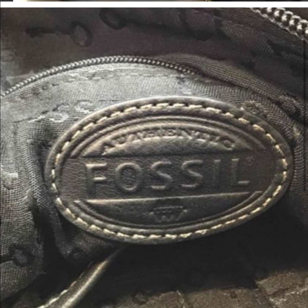 Black Fossil Explorer Crossbody - Picture 5 of 7